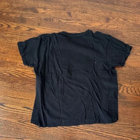 Bravado Black Queen Official Merch Tee (size L but fits like a S) - Picture 3 of 5